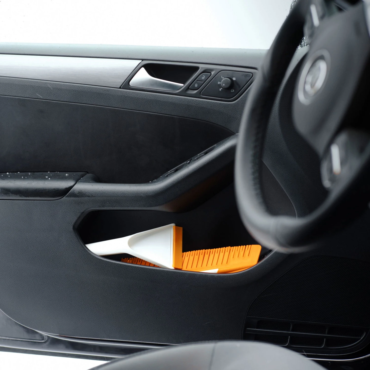 Fiskars SnowXpert Eiskratzer & Schneebürste 6 Fiskars SnowXpert Eiskratzer & Schneebürste – Bild 6