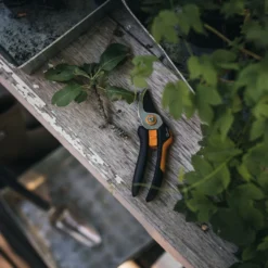 Fiskars Bypass-Schere 'Solid', Schwarz/orange -Fiskar Garten Geschaft 0920300708 Solid Bypass Gartenschere M 2 106804